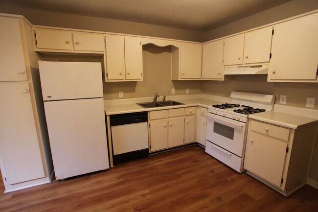 Foto del edificio - 2 bedroom 1 bath Available in Opelika