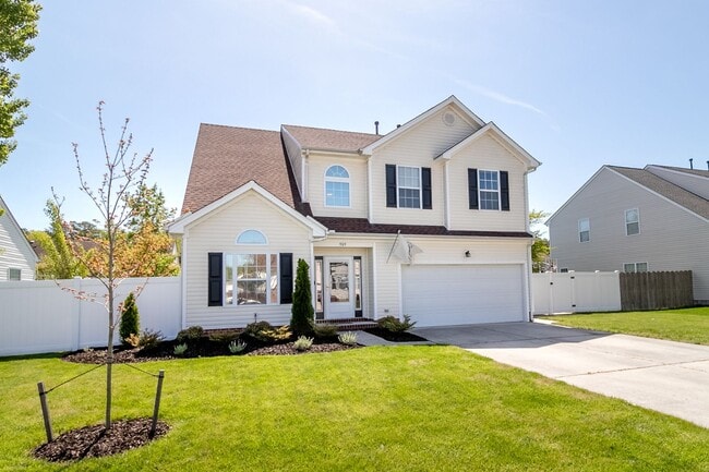 Building Photo - 909 Flores Ct