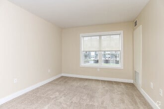 2BR, 2BA - 1,026 SF - The Oxford - The Lane