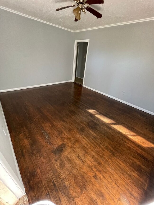 Building Photo - Two Bedroom Home in Queensborough