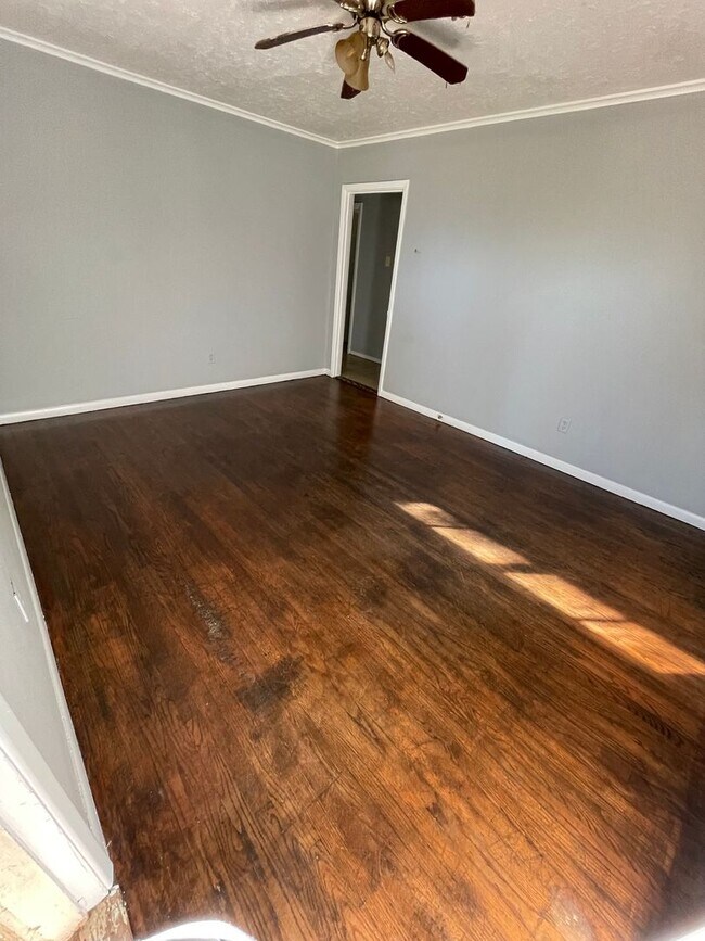 Foto del edificio - Two Bedroom Home in Queensborough