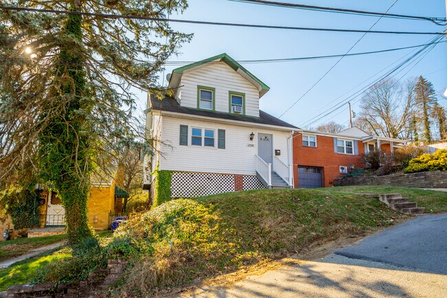 Foto del edificio - 2356 Groveland St