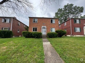 Building Photo - 214 Basswood Ave