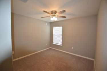 Building Photo - 3810 Willow Ridge Dr