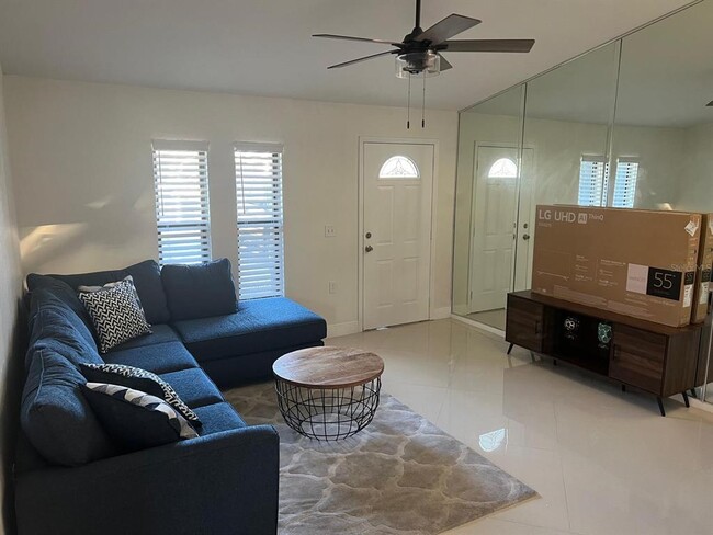 Foto del edificio - 202 Village View Ln