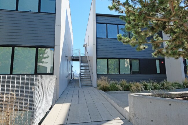 Building Photo - 2311 W Newton St