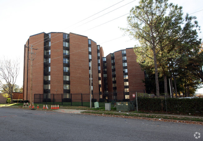 Foto del edificio - Memphis Towers Senior Living