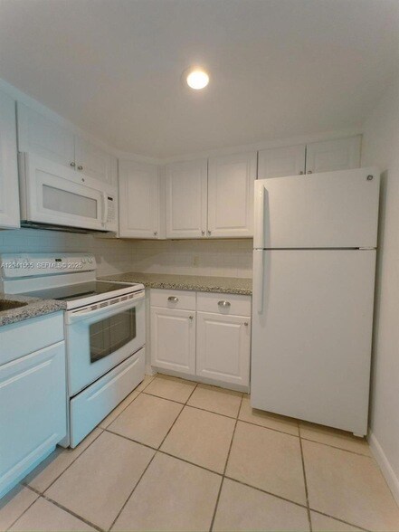 Foto del edificio - 13335 Arch Creek Rd
