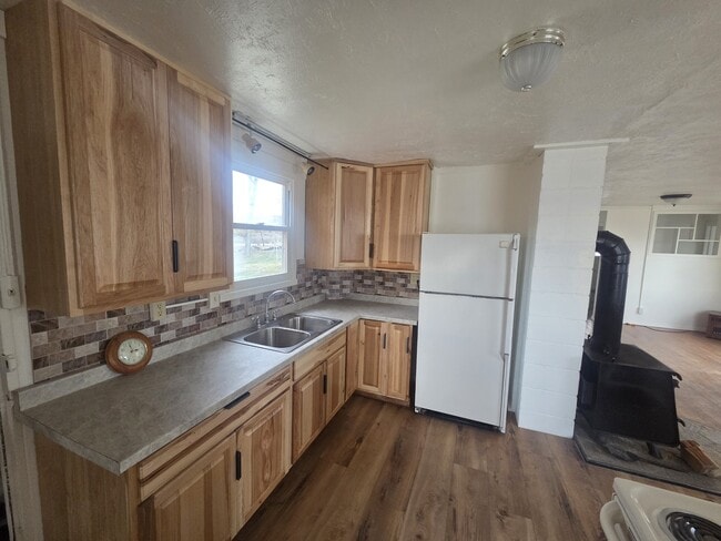 Building Photo - 6932 Shelter Dr