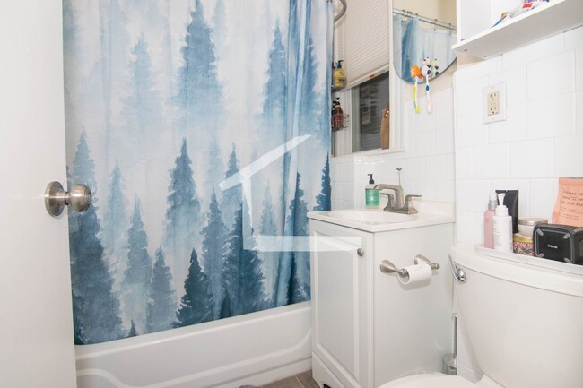 Foto del edificio - Beautifully updated 1 bed in Brighton.