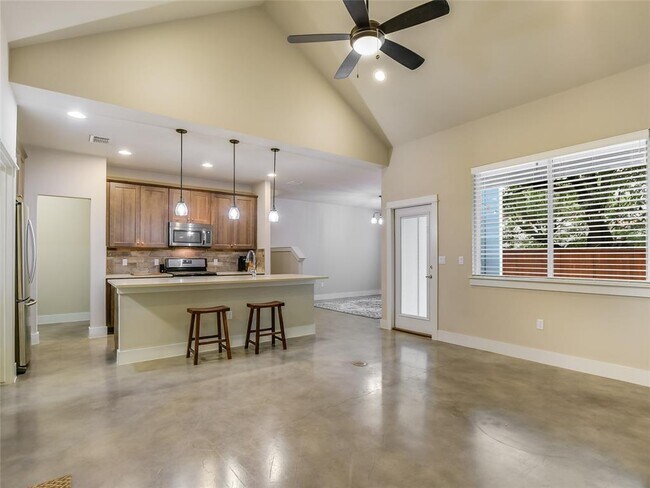 Building Photo - 5001 Sunset Trail