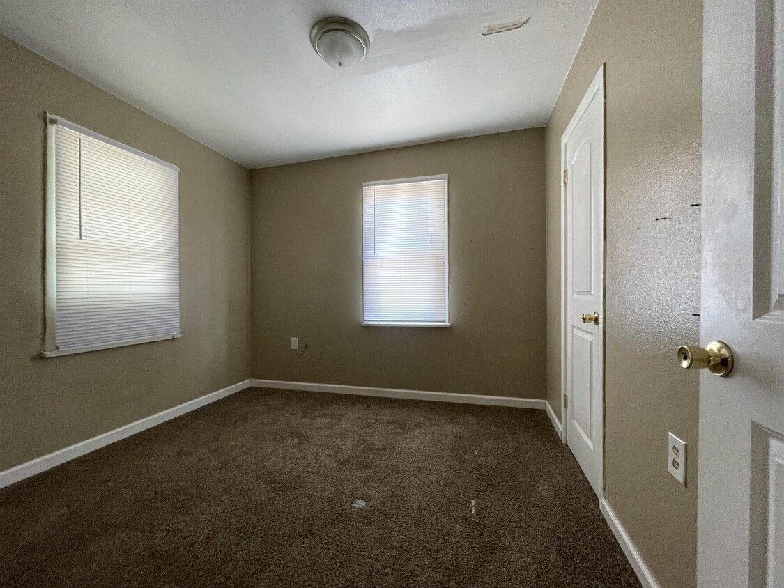 1321 S Houston Ave, Russellville, AR 72801 House for Rent in