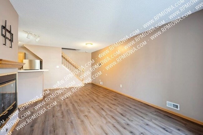 Foto del edificio - 1321 SE Delaware Ave