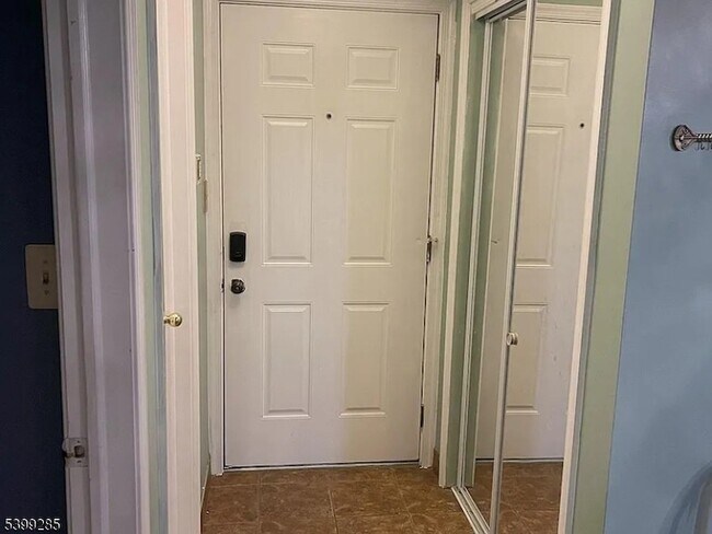 Foto del edificio - 420 Stratford Pl