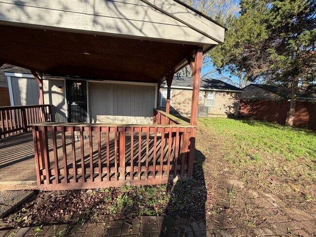 Foto del edificio - 6360 Greenbriar Dr