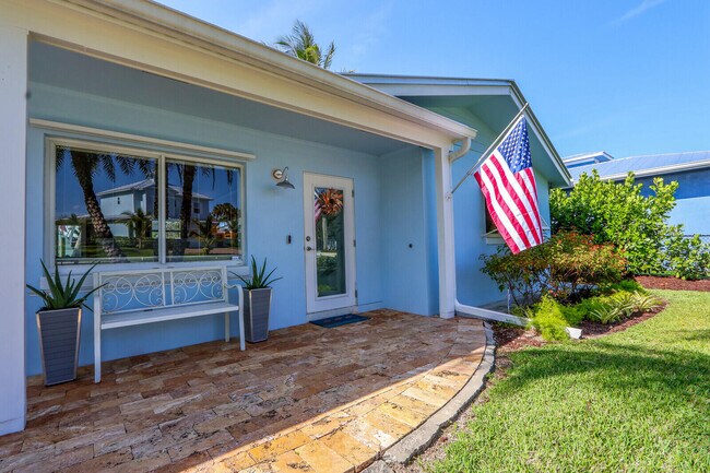 Foto del edificio - 1719 SW Dyer Point Rd