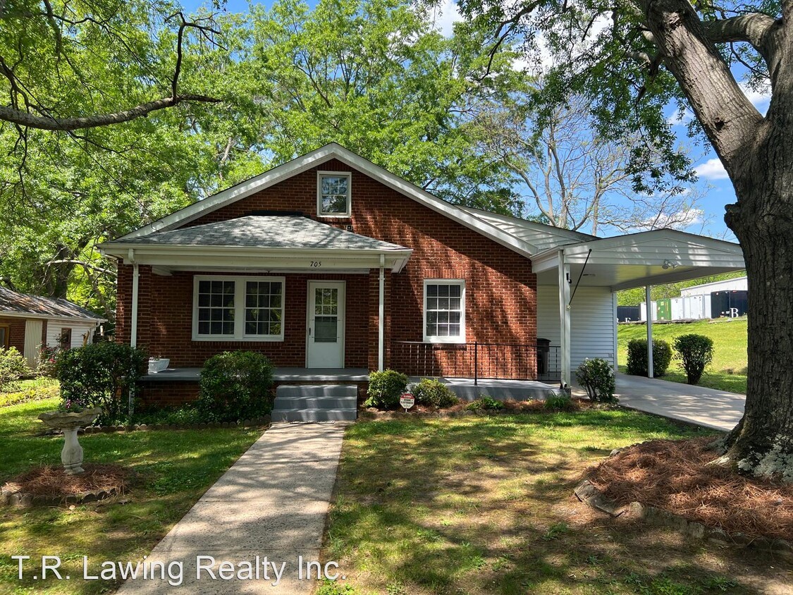 Primary Photo - 3 br, 1 bath House - 705 Park Avenue