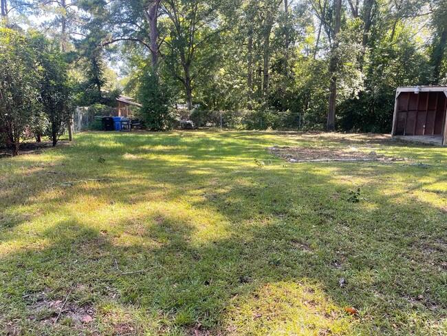 Building Photo - North Columbus 3 bedroom 2 bath