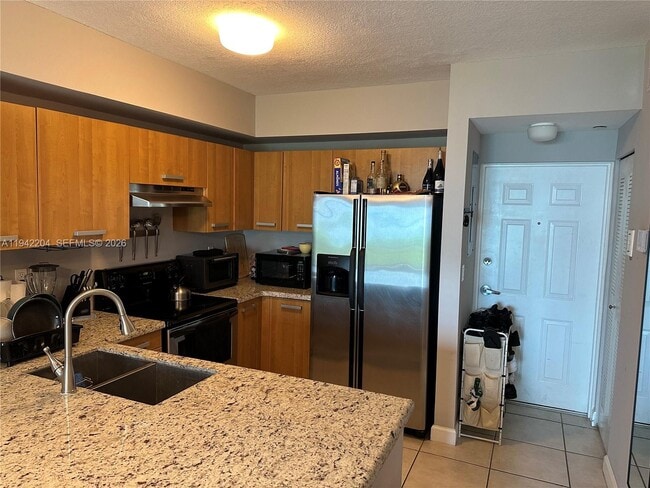 Building Photo - 471 NE 25th St