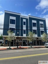 Building Photo - 617 Lincoln Blvd