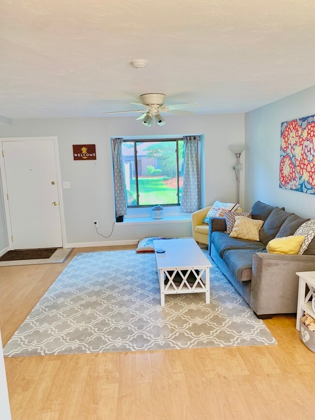 Living Room - 47 Meadowood Dr