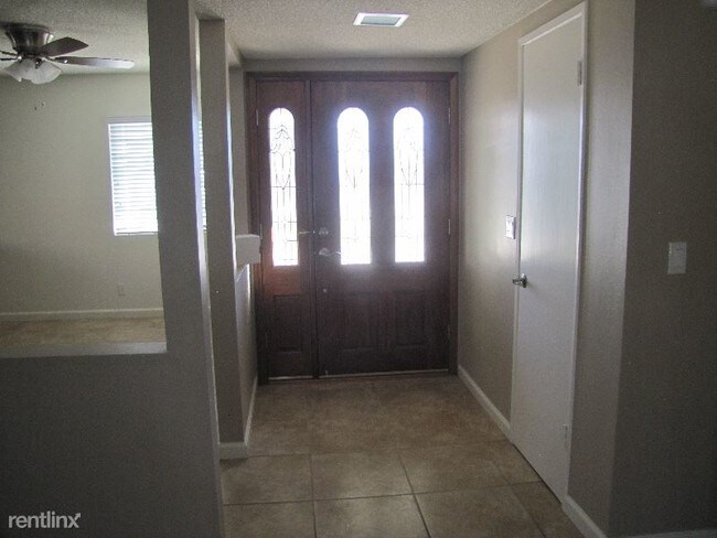 Building Photo - 3 br, 2 bath House - 826 W Hawthorne St