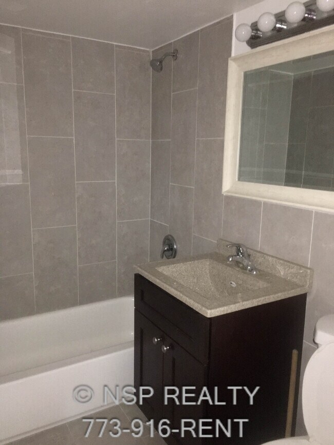 Foto del edificio - 1026 S River Rd