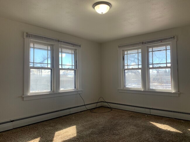 Living room - 205 E Pershing Blvd
