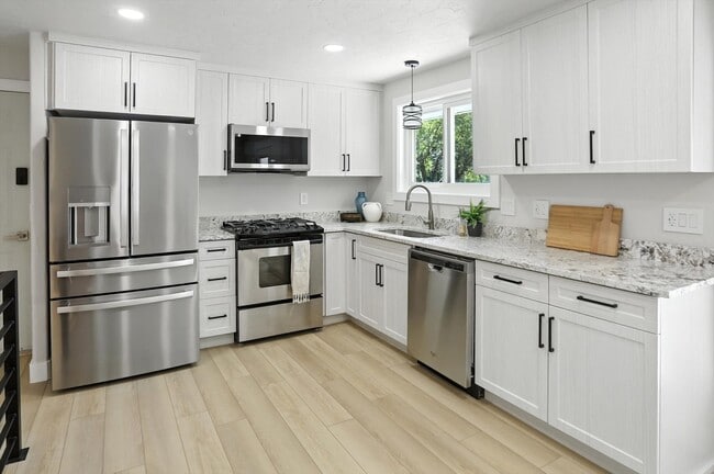 Foto del edificio - 8558 Harvard Park Dr