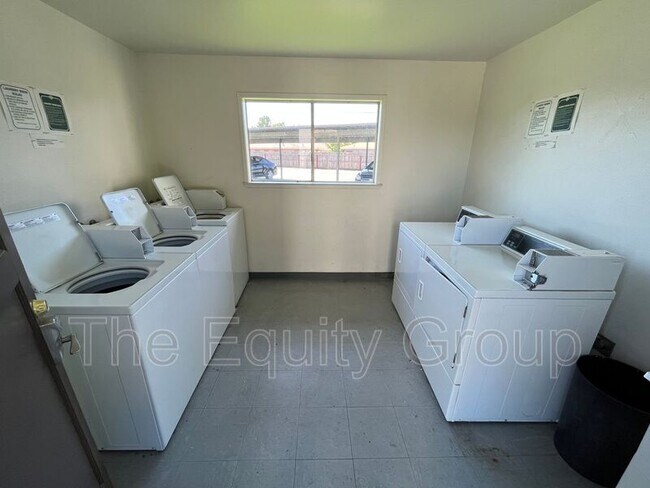 Foto del edificio - 1881 Emma Lee Ln