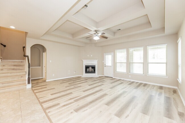 Foto del edificio - 2414 Garden Falls Dr