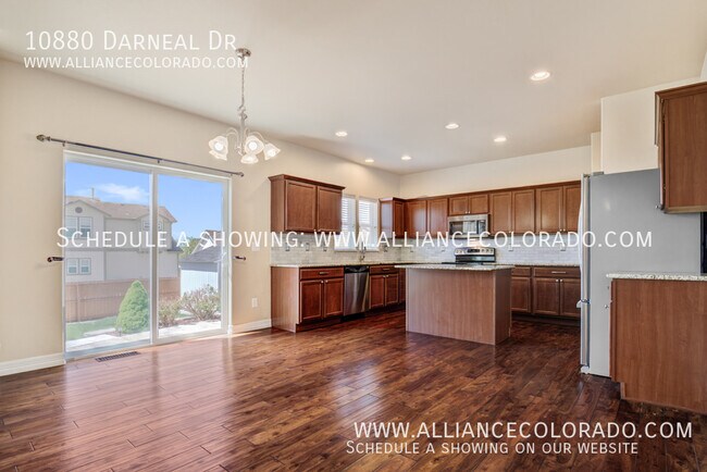 Foto del edificio - 10880 Darneal Dr