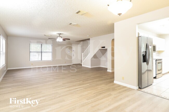 Building Photo - 12514 Redrock Oak