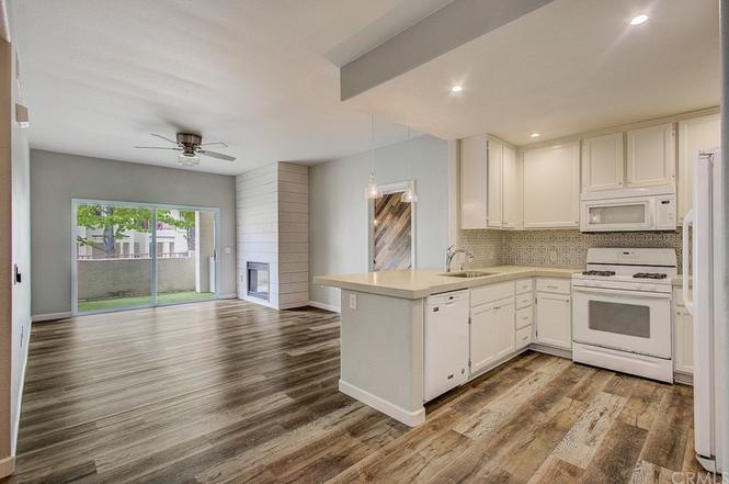 Primary Photo - 555 Lands End Way