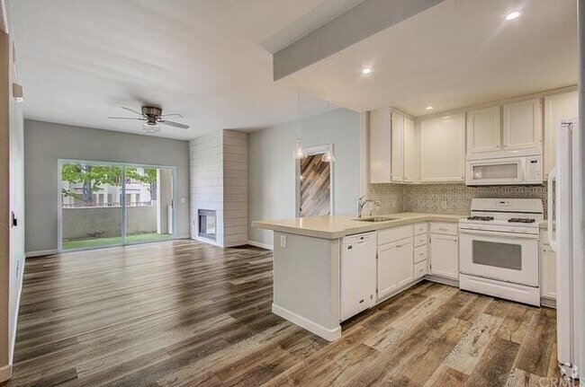 Building Photo - 555 Lands End Way