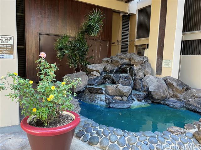 Building Photo - 411 Hobron Ln