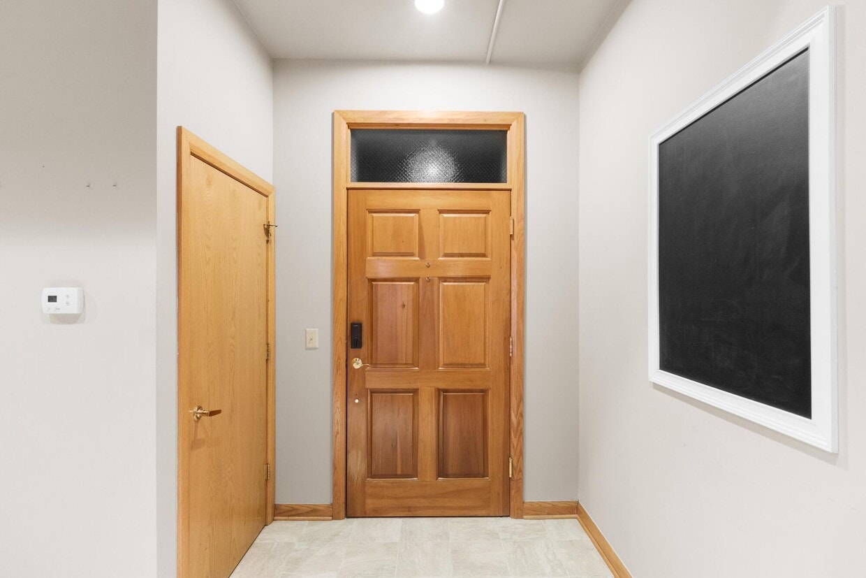 Foto principal - 55 W Livingston Ave