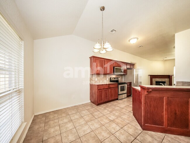 Building Photo - 4129 Queens Dr