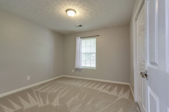Foto del edificio - Adorable 2 bed/2 bath condo Hermitage