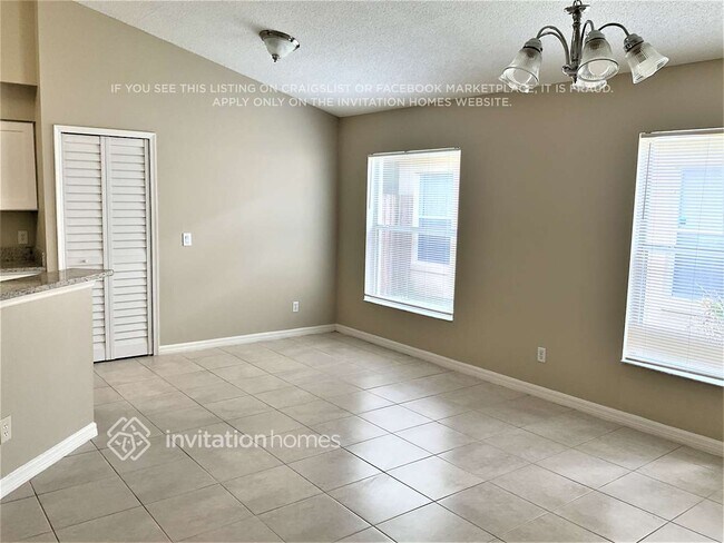 Foto del edificio - 13835 Valleybrooke Ln