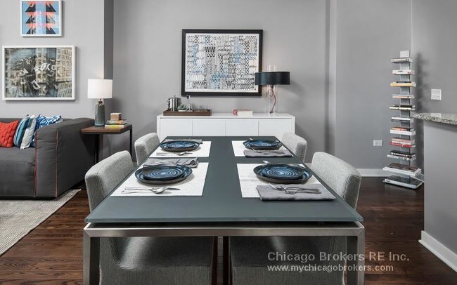 Foto del edificio - 731 S Clark St