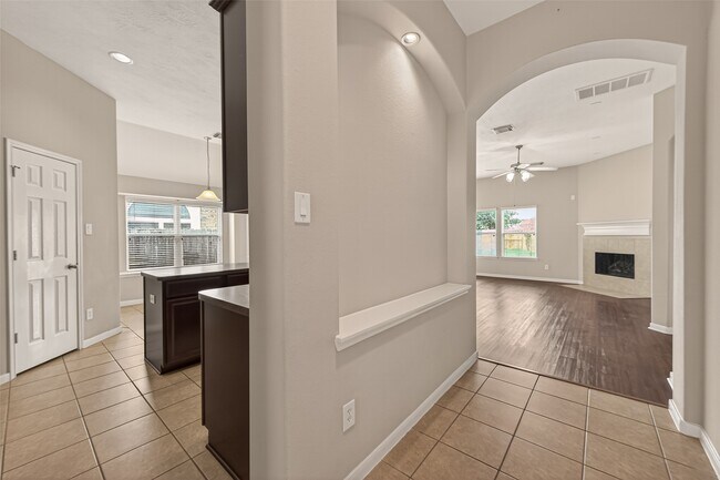 Foto del edificio - 25918 Silver Timbers Ln