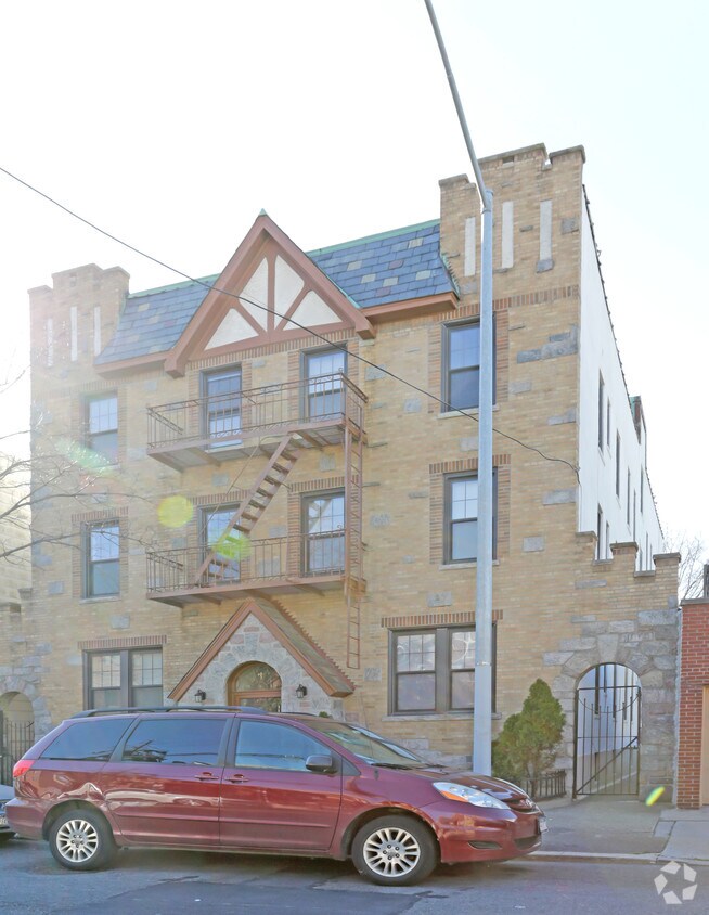 Foto del edificio - 5914 Gates Ave