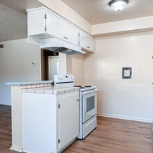 Building Photo - 1001 E Stearns Ave