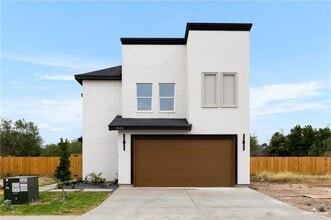 Building Photo - 2615 E Solar Dr