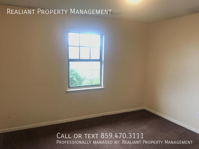 Foto del edificio - 425 Lenney Dr