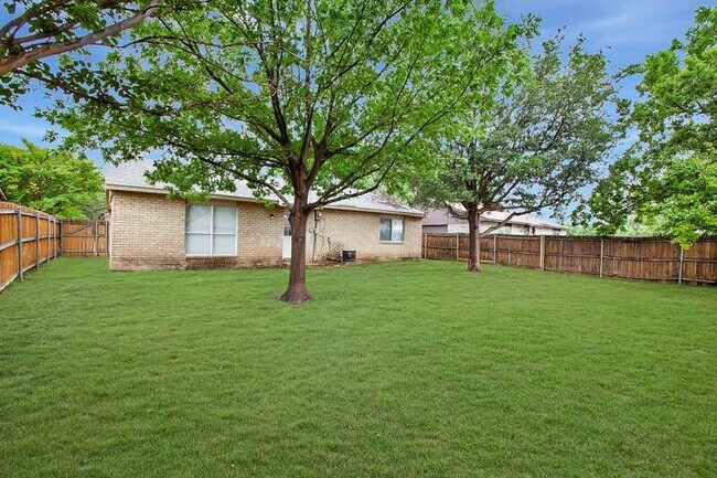 Foto del edificio - 5308 Gates Dr
