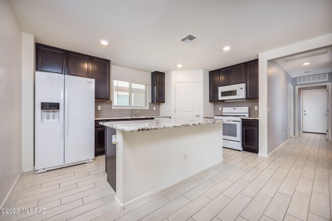 Building Photo - 12283 N Sutter Dr