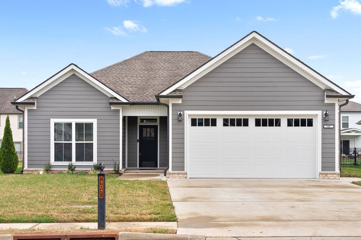 Beautiful 2020 Home in Hereford Farms for House Rental in Clarksville, TN