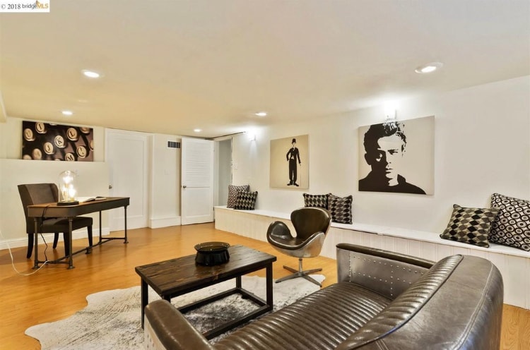 Living room - 4151 Eastlake Ave